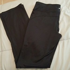 SOLD Black workout pants with pockets!